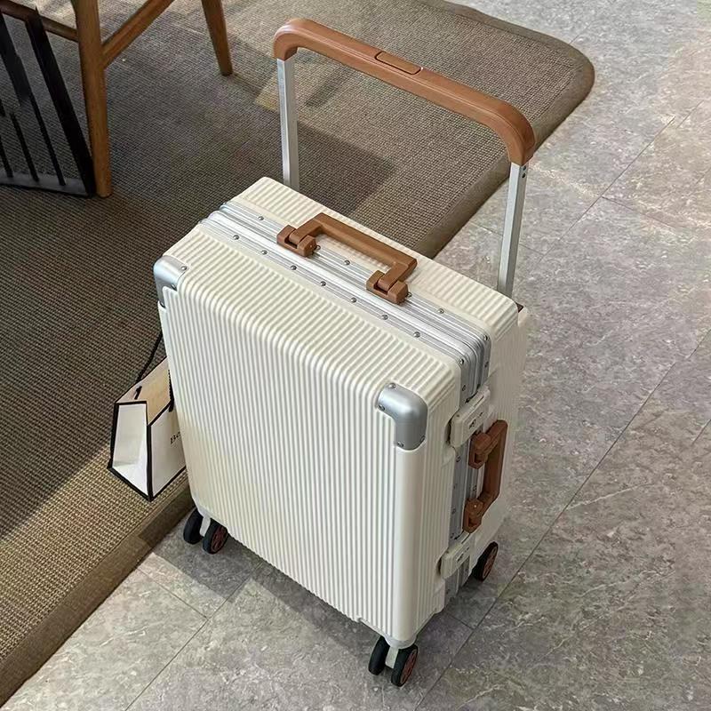 Aluminum Frame Carry On Luggage - حقيبة سفر جديدة واسعة ذات عجلات،